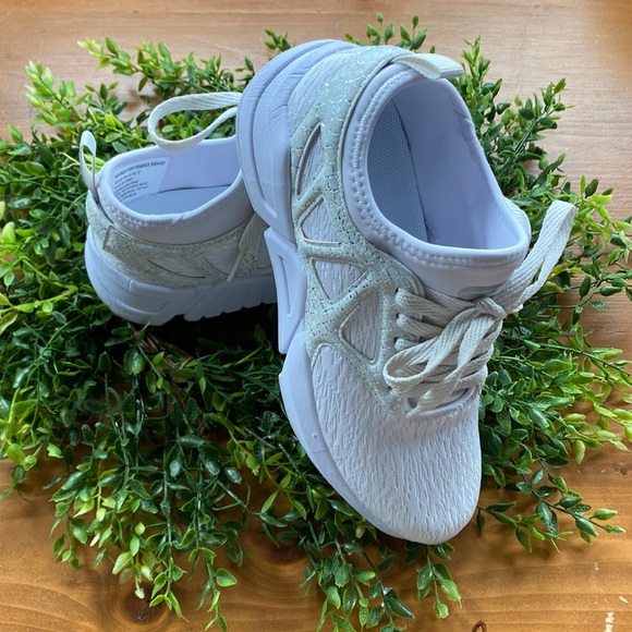 Fabletics Redondo Performance Sneaker White/Silver 6.5 - Picture 3 of 12